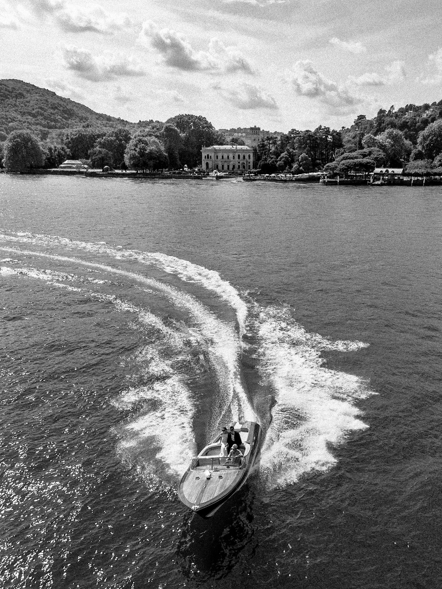 Guests arriving at Villa Erba for Lara and Qiao’s wedding on Lake Como