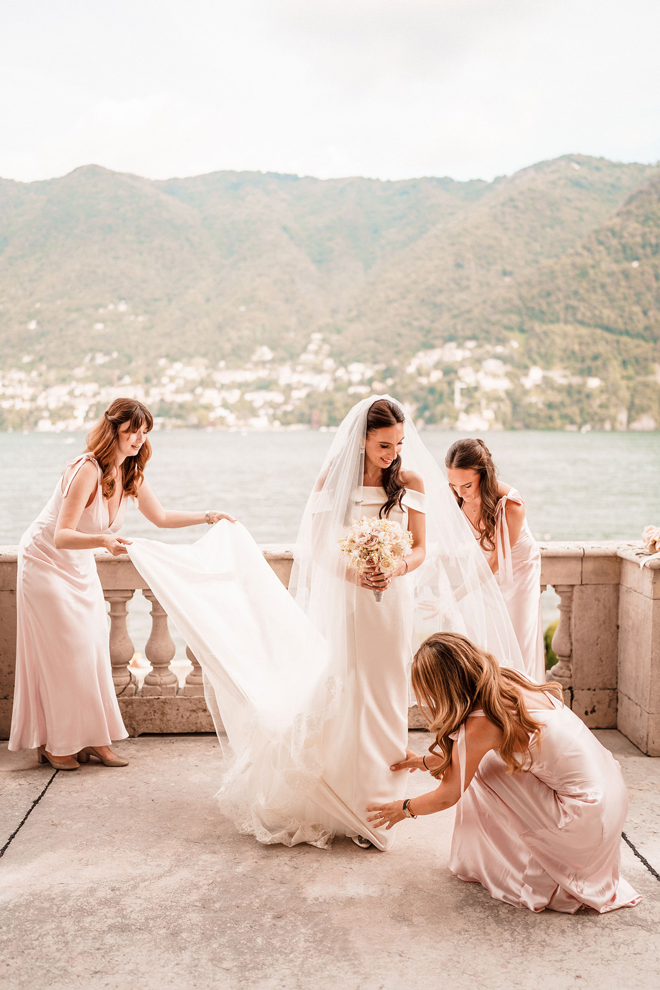 Outdoor wedding ceremony at Villa Erba
